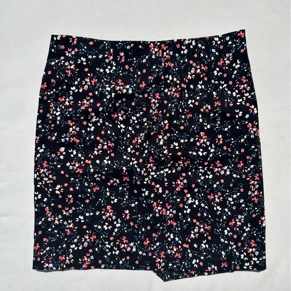 Izabelle Asymmetrical Skirt - Picture 4 of 6